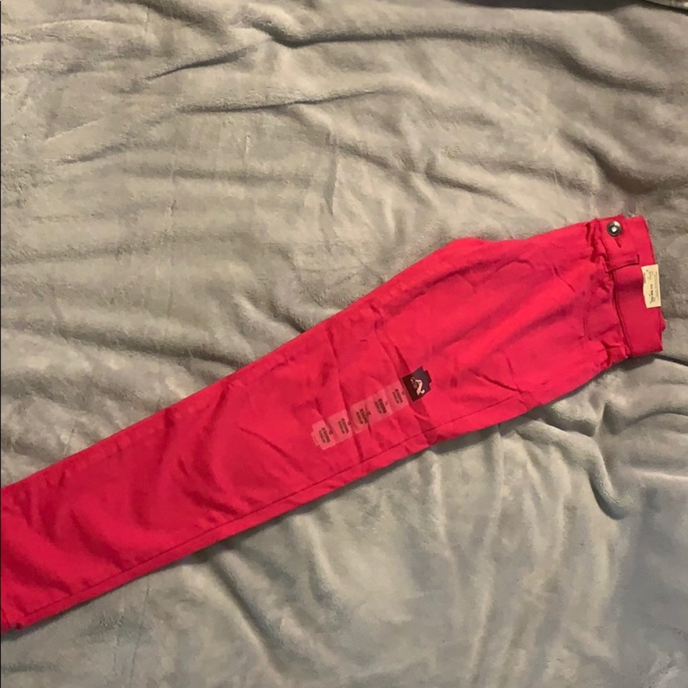 Dark pink knit jegging